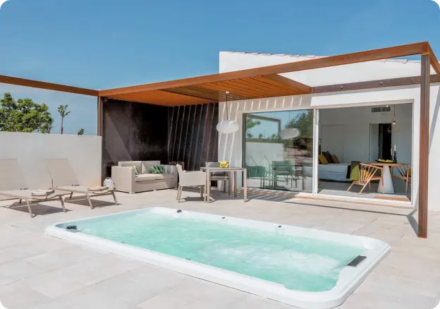 spa de nage intérieur et extérieur à Argenton-sur-Creuse près de Châteauroux dans l'Indre 36